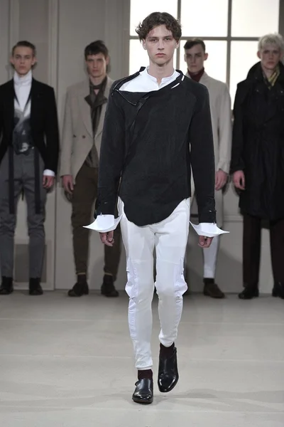 Look 7
